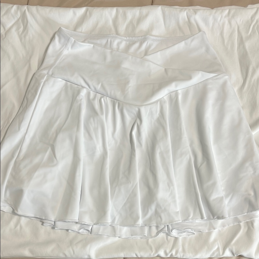 NWOT HALARA White Women's Skirt